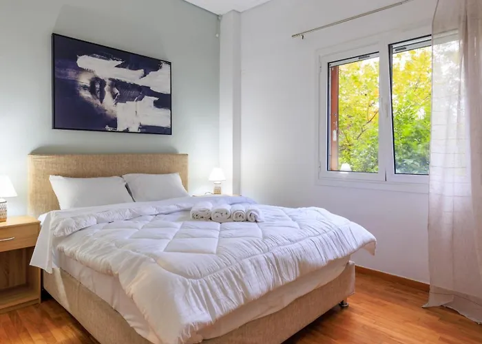 Aiolos Elegant Retro Suite In Glyfada Centre